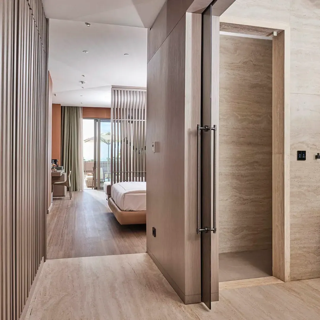 Infinity Swim-Up Oda