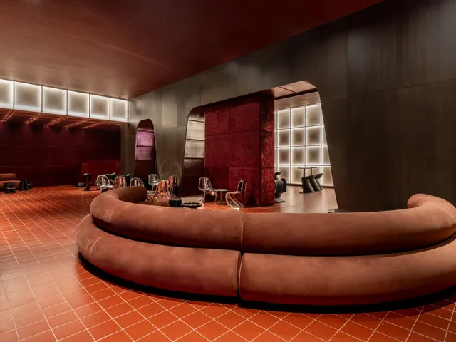 Suite 5 Night Club 4