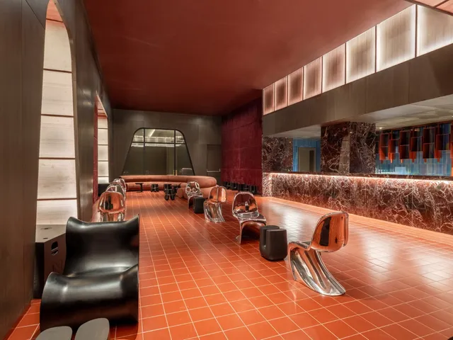 Suite 5 Night Club 2