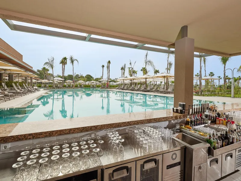 https://cdn.woxxtech.com/lussosorgun_com/sip-dip-bar-lussohotels-001-1774439710409.jpg