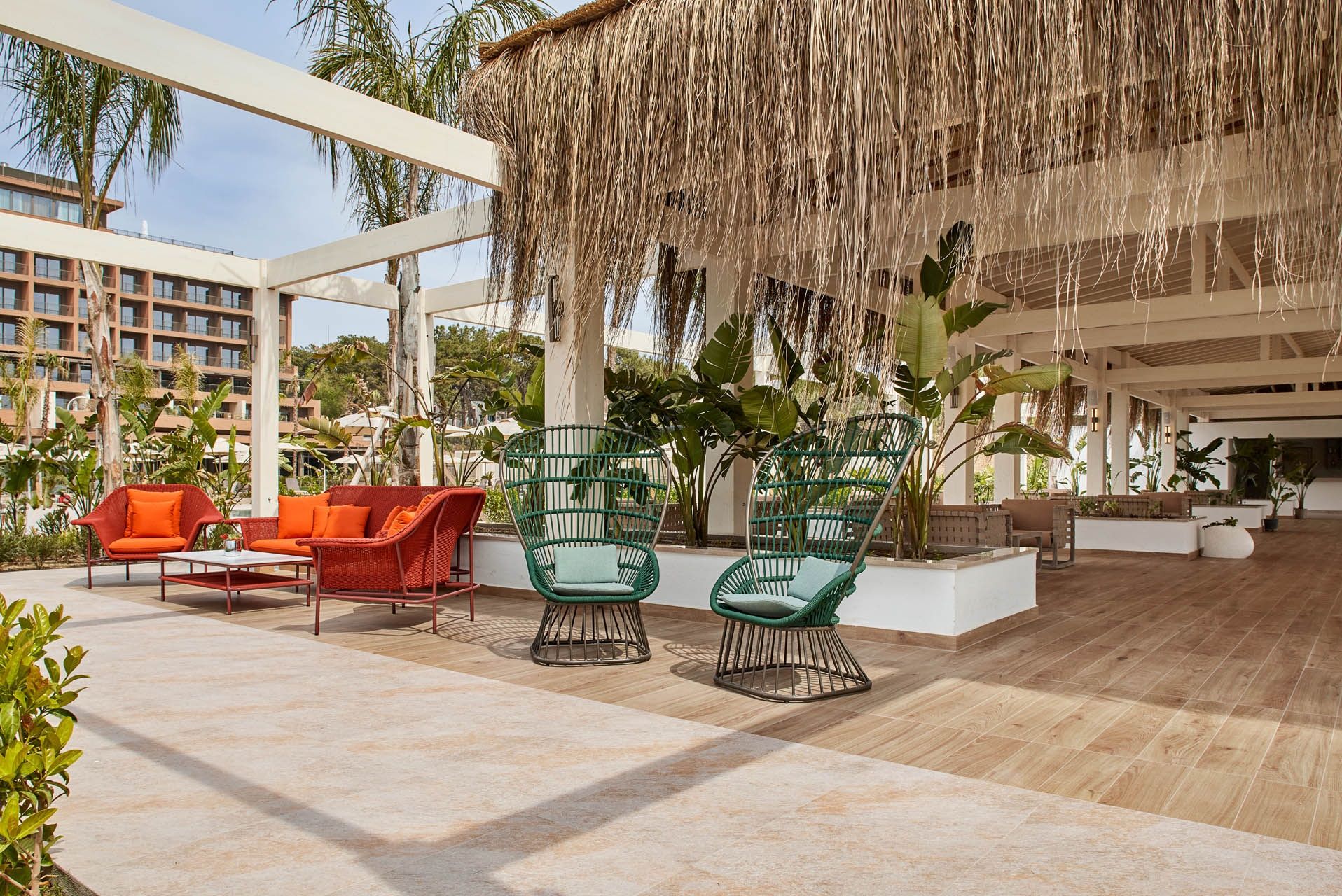 Lumino Pool Bar